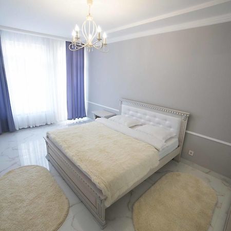 Leogrand Apartments On Kulisha 36 ลวีฟ ภายนอก รูปภาพ
